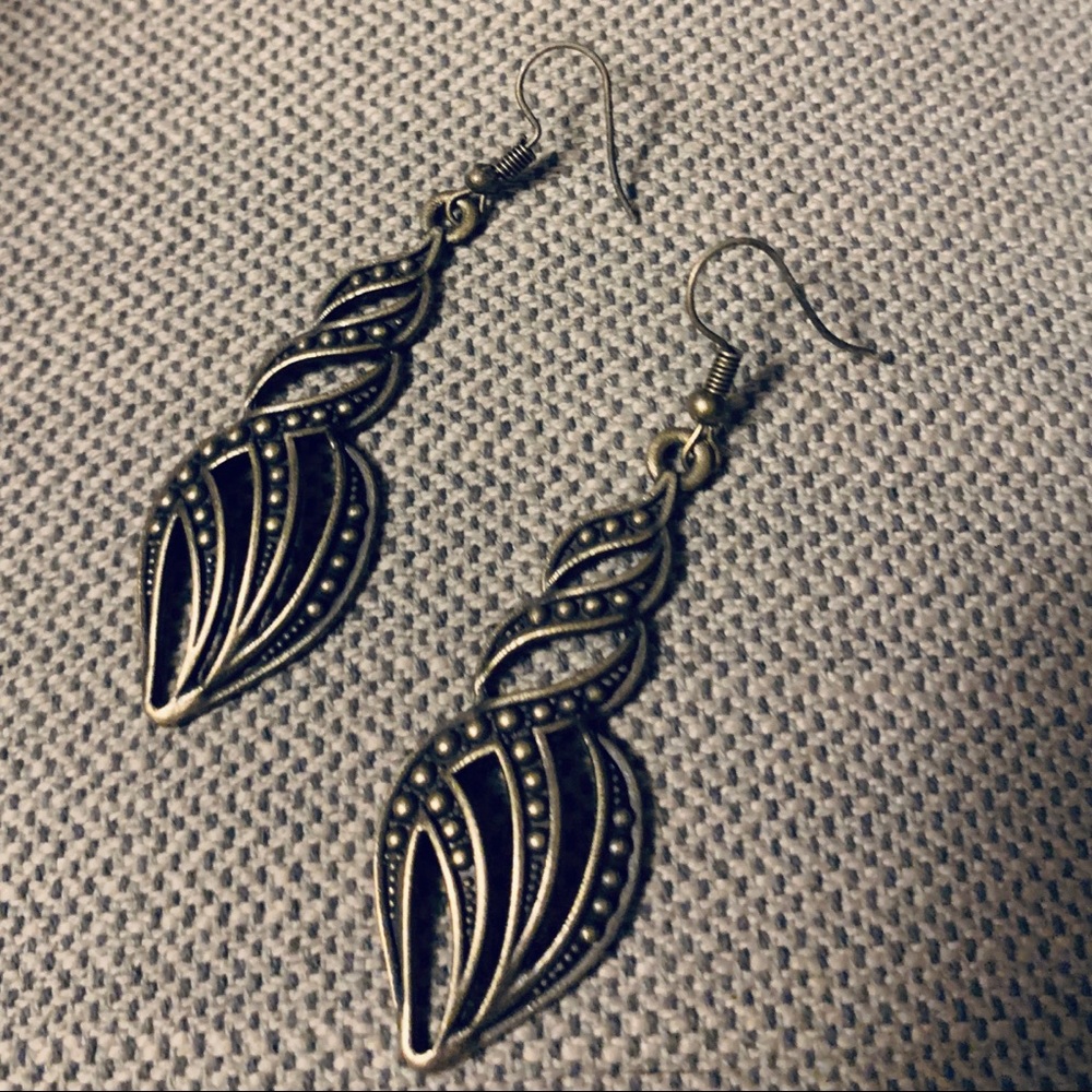 Paparazzi seashell earrings